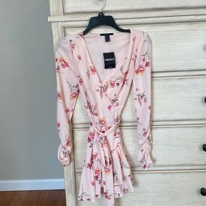 Pretty plunge v-neck wrap dress